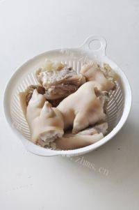 养颜的香烤猪蹄做法图解2)