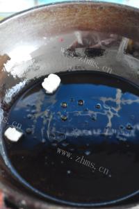 美味的红烧鸡翅根做法图解2)