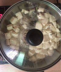 家常鲫鱼豆腐汤做法图解7)
