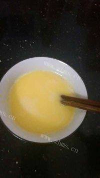 家常菜葱花鸡蛋羹做法图解2)