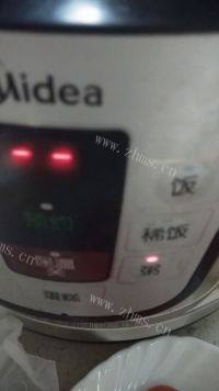 美味的玉米粥做法图解3)