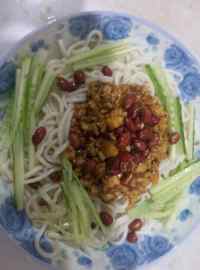 美味的炸酱面