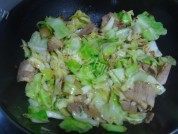 家常菜咸肉炒包菜