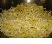 家常菜西红柿炒卷心菜做法图解5)