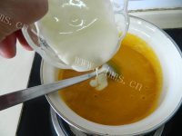 美味的奶油南瓜浓汤做法图解5)