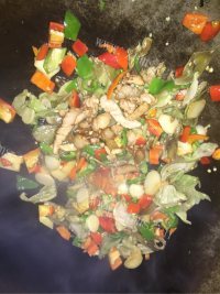 美味的莴笋干炒肉做法图解8)
