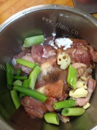 家常菜土豆炖鸡块做法图解2)
