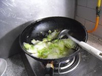 家常菜香菇白菜片做法图解7)