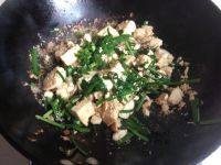 家常菜韭菜炒豆腐