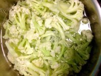 家常菜五花肉炒花菜做法图解1)