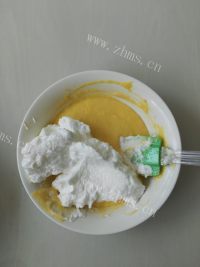 鲜美可口的戚风蛋糕做法图解10)