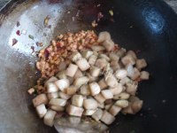 家常菜肉末茄子做法图解8)