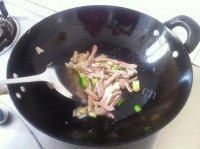 家常菜莴苣炒肉做法图解4)