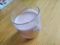 好吃的美味草莓奶昔做法图解5)