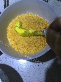美味的凤尾虾做法图解6)
