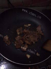 口舌生香的青椒炒肉片做法图解4)