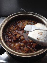 家常菜红烧肉做法图解8)