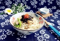 美味的葱油拌面