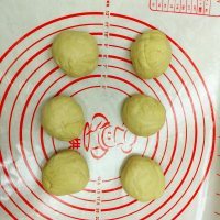 自制香葱培根芝士面包做法图解4)