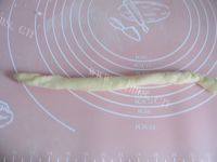 自制奶香麻花做法图解4)