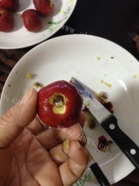 美味的自制山楂果脯做法图解3)