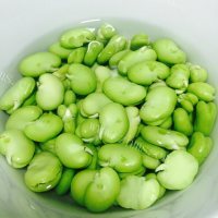 家常菜炒蚕豆做法图解1)