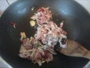 美味的韭菜炒肉丝做法图解5)