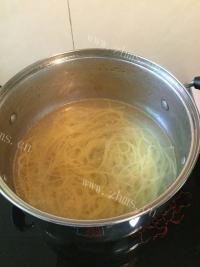 食欲满满的茄酱意粉做法图解6)