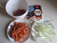 热腾腾的泡菜牛肉乌冬面做法图解1)