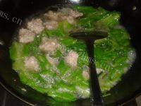 家常菜青菜肉丸汤做法图解7)