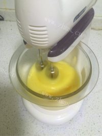 自制无水蛋糕做法图解3)