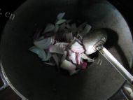 家常菜圆葱炒肉做法图解5)