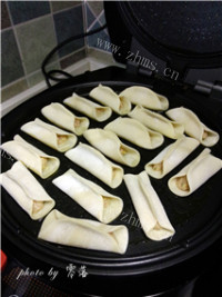美味的白菜猪肉锅贴做法图解8)