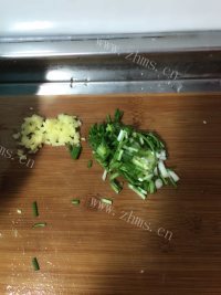 美味的牛肉烩卷心菜做法图解3)