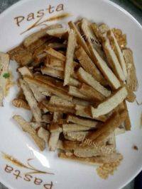 家常菜青椒炒豆干做法图解1)
