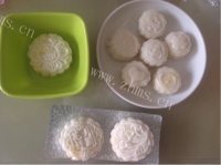 美味的冰雪月饼做法图解4)