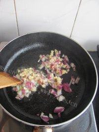 自己做的蘑菇鸡肉意面做法图解8)