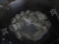 妈妈教我做韭菜猪肉饺子
