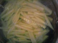 DIY美食-炸薯条做法图解3)