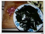 海带炒肉做法图解1)
