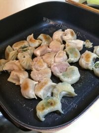 可口的煎饺子做法图解6)