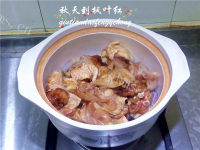美味的胡椒啫啫滑鸡煲做法图解11)