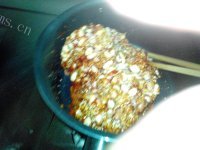 自制花生芝麻糖做法图解7)