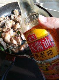 家常菜莲藕炖排骨做法图解6)