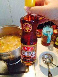 枸杞鸡汤做法图解6)