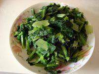 家常菜肉片炒小白菜做法图解3)