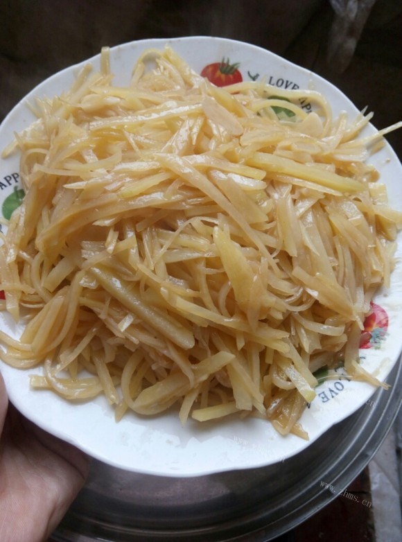 回味无穷的酸辣土豆丝