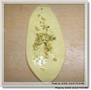 简易的椒盐蒜蓉面包做法图解7)
