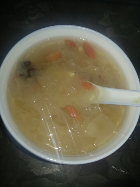 回味无穷的银耳羹