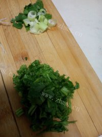 芳香四溢的金针菇汤做法图解2)